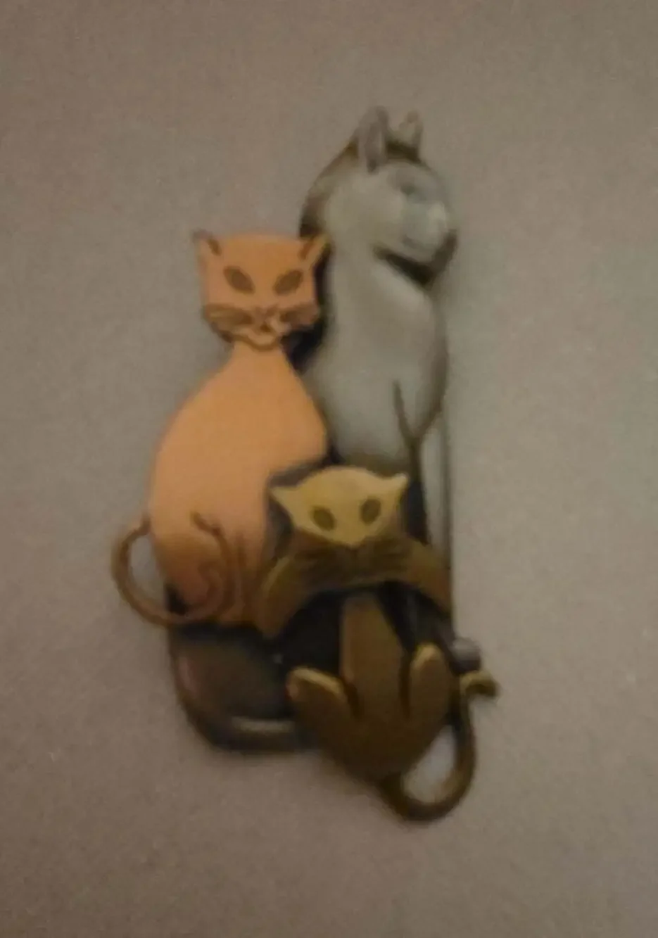 Vintage K & T Tri Color Three Cat Brooch Pin Mixed Metal